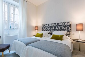 2 bedrooms, iron/ironing board, free WiFi, bed sheets - Genteel Home Galera I (Seville)