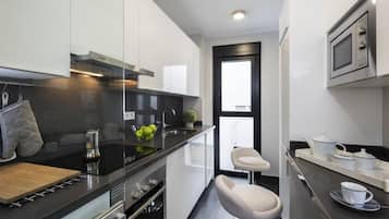 Leilighet, 2 soverom | Eget kjøkken | Kjøleskap, mikrobølgeovn, ovn og oppvaskmaskin