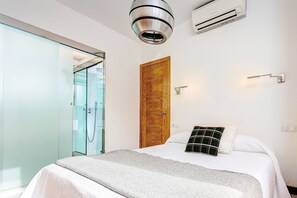 1 chambre, chambres insonorisées, fer et planche à repasser