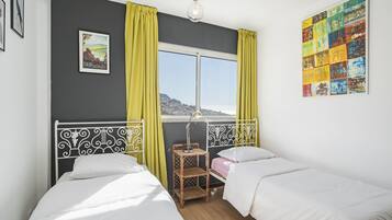 2 bedrooms, iron/ironing board, free WiFi, bed sheets