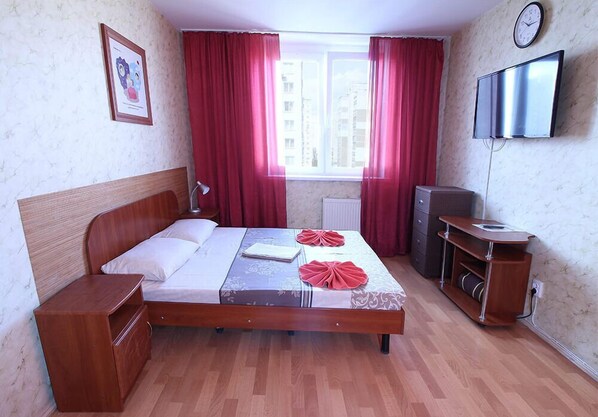 Desk, free WiFi, bed sheets