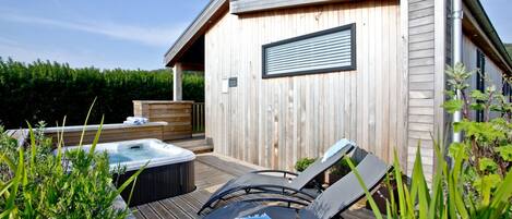 Bañera de hidromasaje exterior