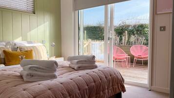 2 chambres, bureau, fer et planche Ă repasser, accĂšs Internet