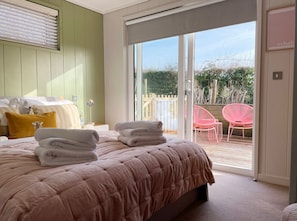 2 chambres, bureau, fer et planche à repasser, accès Internet