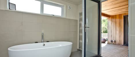 Bathtub, hair dryer