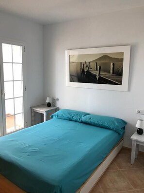 3 makuuhuonetta, silitysrauta/-lauta, Wi-Fi, vuodevaatteet