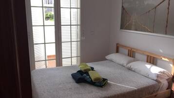 3 chambres, fer et planche Ă repasser, Wi-Fi, draps fournis