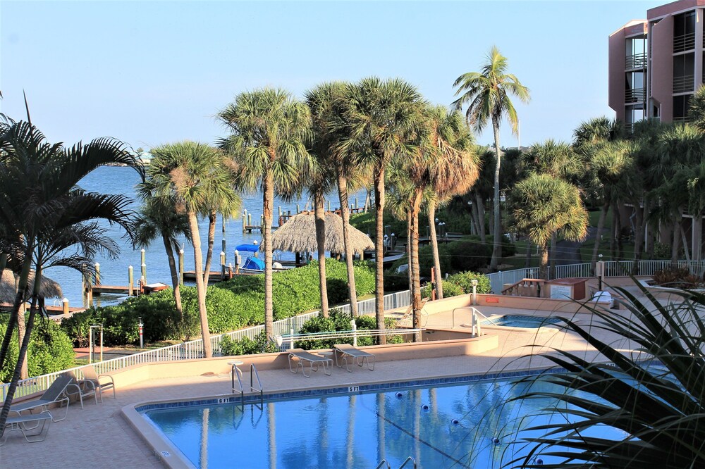 Marco Island Riverside Condo -Beautiful Sunrises - Time to Exhale & Enjoy!