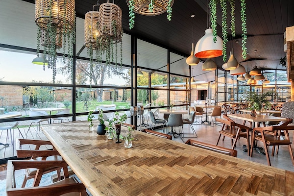 Breakfast, lunch and dinner served