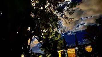 Fachada del alojamiento - Noche