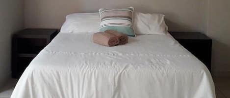 Classic Double Room | WiFi, bed sheets