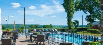 Luxury chalet (6p) in beautiful Voerstreek on cozy campsite