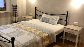 3 bedrooms, free WiFi, bed sheets