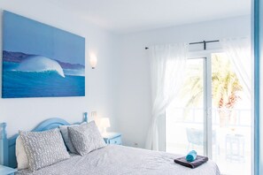 Chambre double, balcon, vue sur la mer | Literie fournie