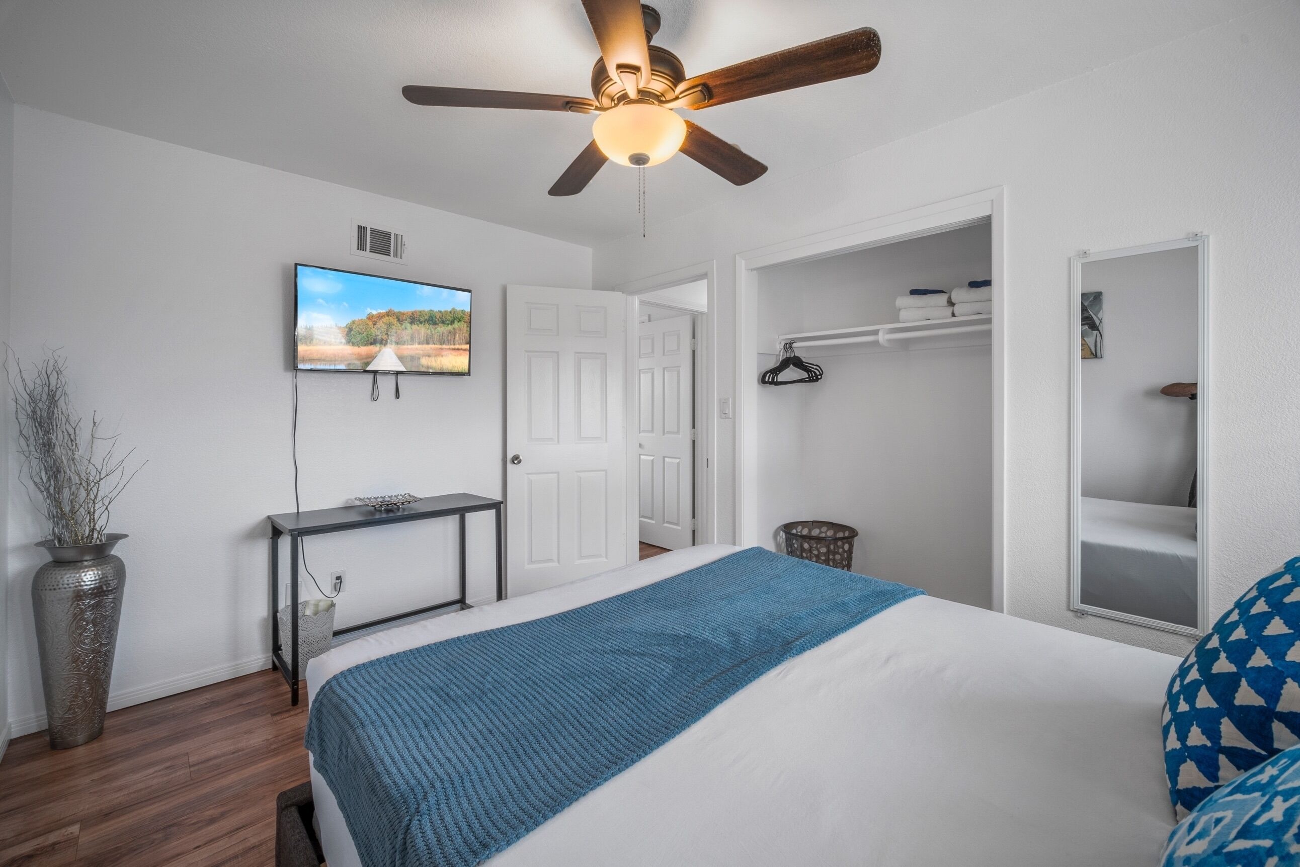 POOL,Spa, Movie Room, BBQ and Games! Family Vacation Home