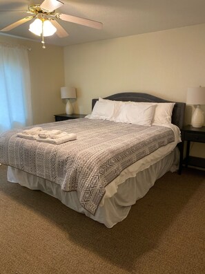 3 Schlafzimmer, Zimmersafe, Bügeleisen/Bügelbrett, WLAN