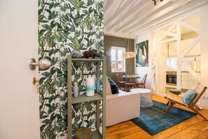 Exclusive Apartment, 2 Bedrooms | Living area