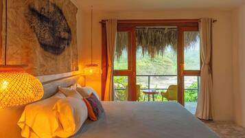 Habitación superior, vista al río | Ropa de cama