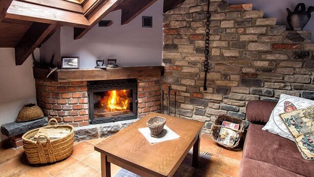 Fireplace - Apartamentos Rurales El Collaín de Campiellos (Sobrescobio)