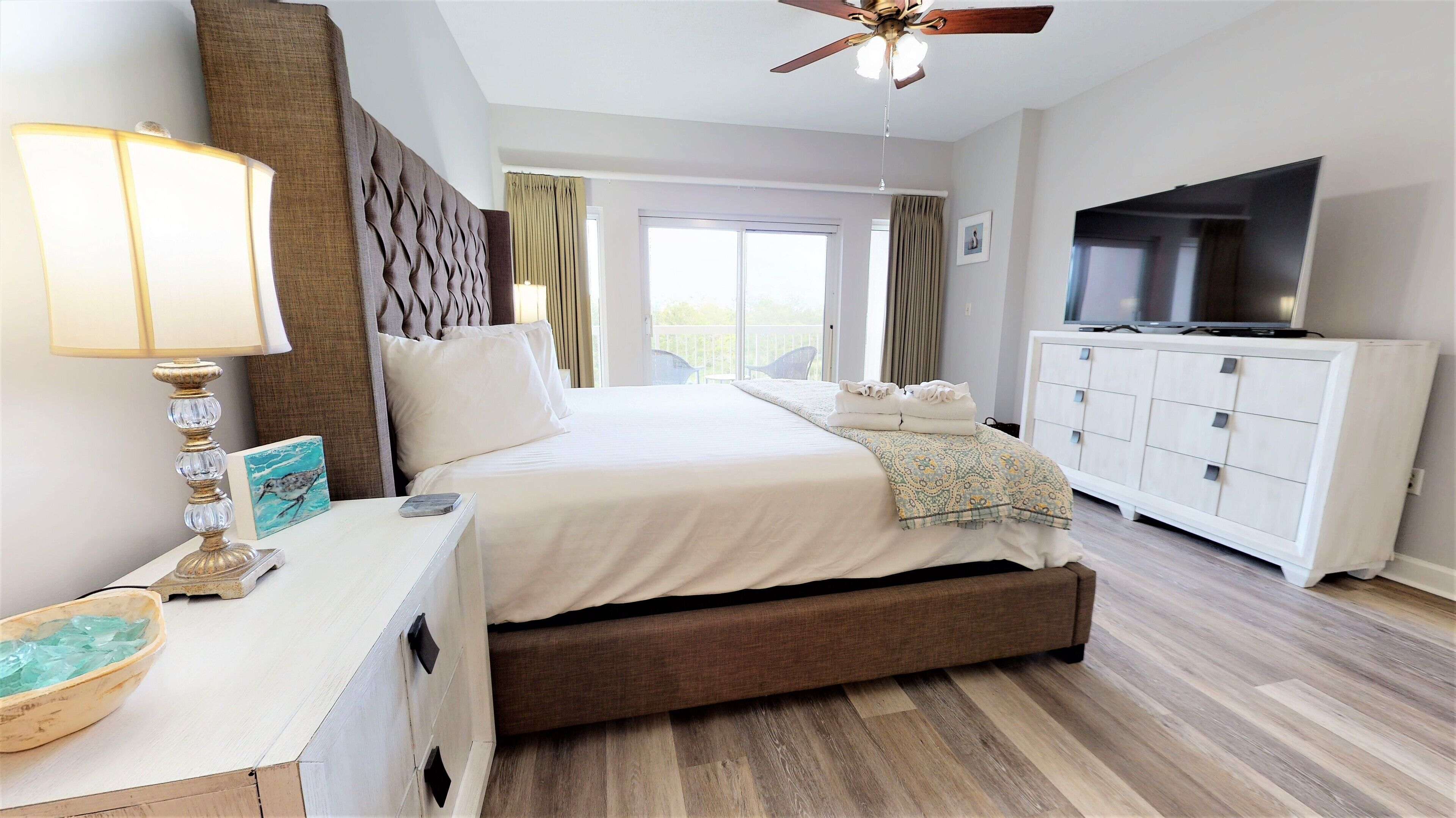 Summit 407A -  updated unit, private resort, gulf water view, pool, hot tub