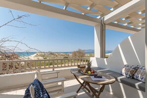 Grand Apartment Sea View | Balcony view - Almiriki Naxos Beachside Living (Naxos)