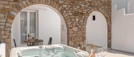 Executive jacuzzi suite garden view | Utsikt från rummet