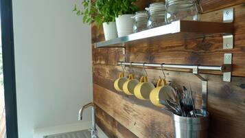 Geladeira, fogão, cooktop, lava-louças