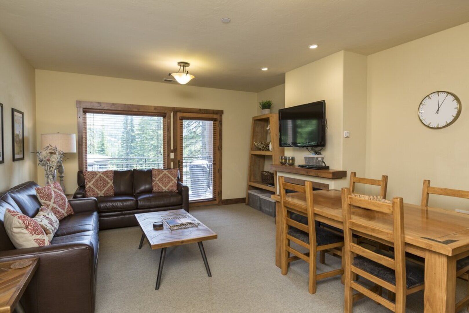 Comfortable Condo - Convenient Upper Village Location