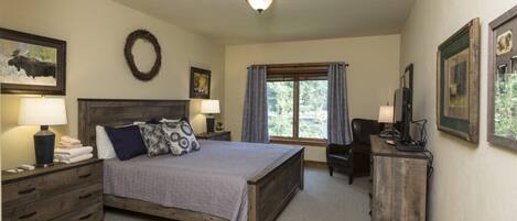 1 多间卧室、熨斗/熨衣板、WiFi、床单