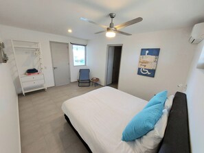 6 Schlafzimmer, Zimmersafe, Schreibtisch, Bügeleisen/Bügelbrett