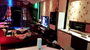 Smart TV, computer monitors - Private Room Full Apartment Access, Luxury, Clean, Sea View,Hilton View,downtown (Alexandria)