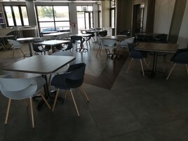 Breakfast, lunch, dinner served; local cuisine