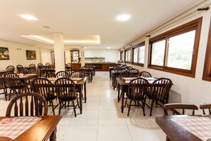 Breakfast meal - Tri Hotel Lago Gramado (Gramado)