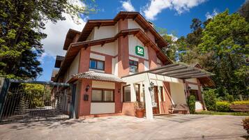 Fachada del alojamiento