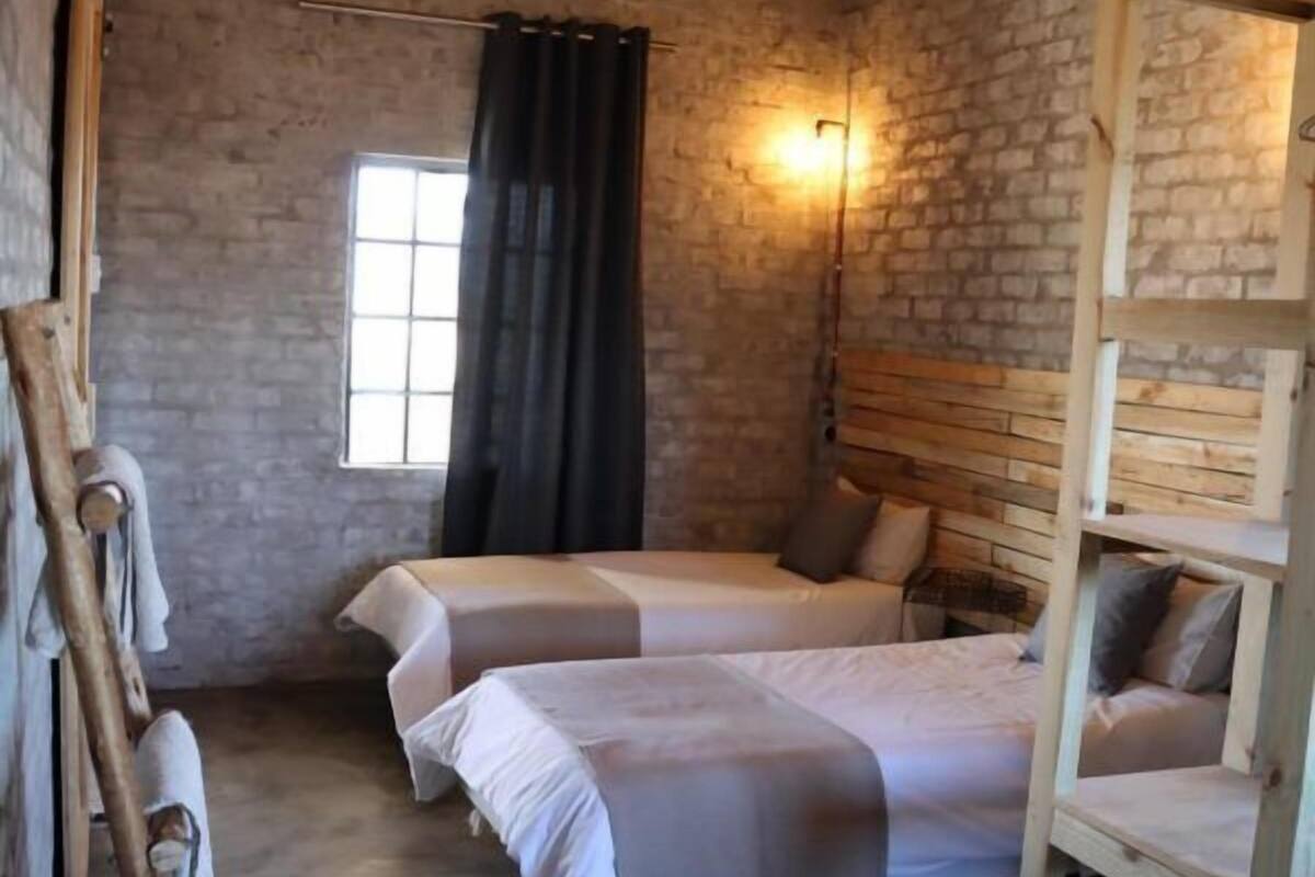 Cottage (Olienhout) | 1 bedroom, premium bedding, Select Comfort beds, individually decorated