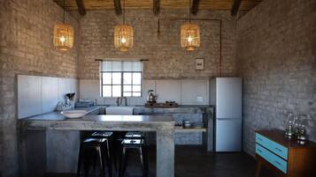 Cottage (Olienhout) | Private kitchen | Full-sized fridge, microwave, coffee/tea maker, electric kettle