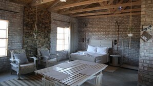 Cottage (Soetdoring) | Premium bedding, Select Comfort beds, individually decorated - Wolvekraal Guest Farm (Prince Albert)