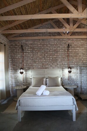 Cottage (Soetdoring) | Premium bedding, Select Comfort beds, individually decorated - Wolvekraal Guest Farm (Prince Albert)