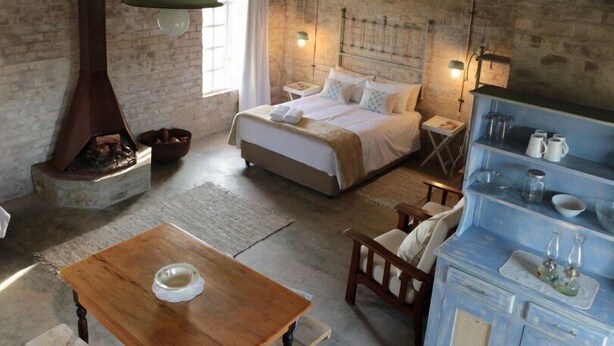 Cottage (Vygiebos) | Premium bedding, Select Comfort beds, individually decorated - Wolvekraal Guest Farm (Prince Albert)