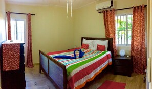 Classic Apartment, 2 Bedrooms, 2 Bathrooms, Poolside