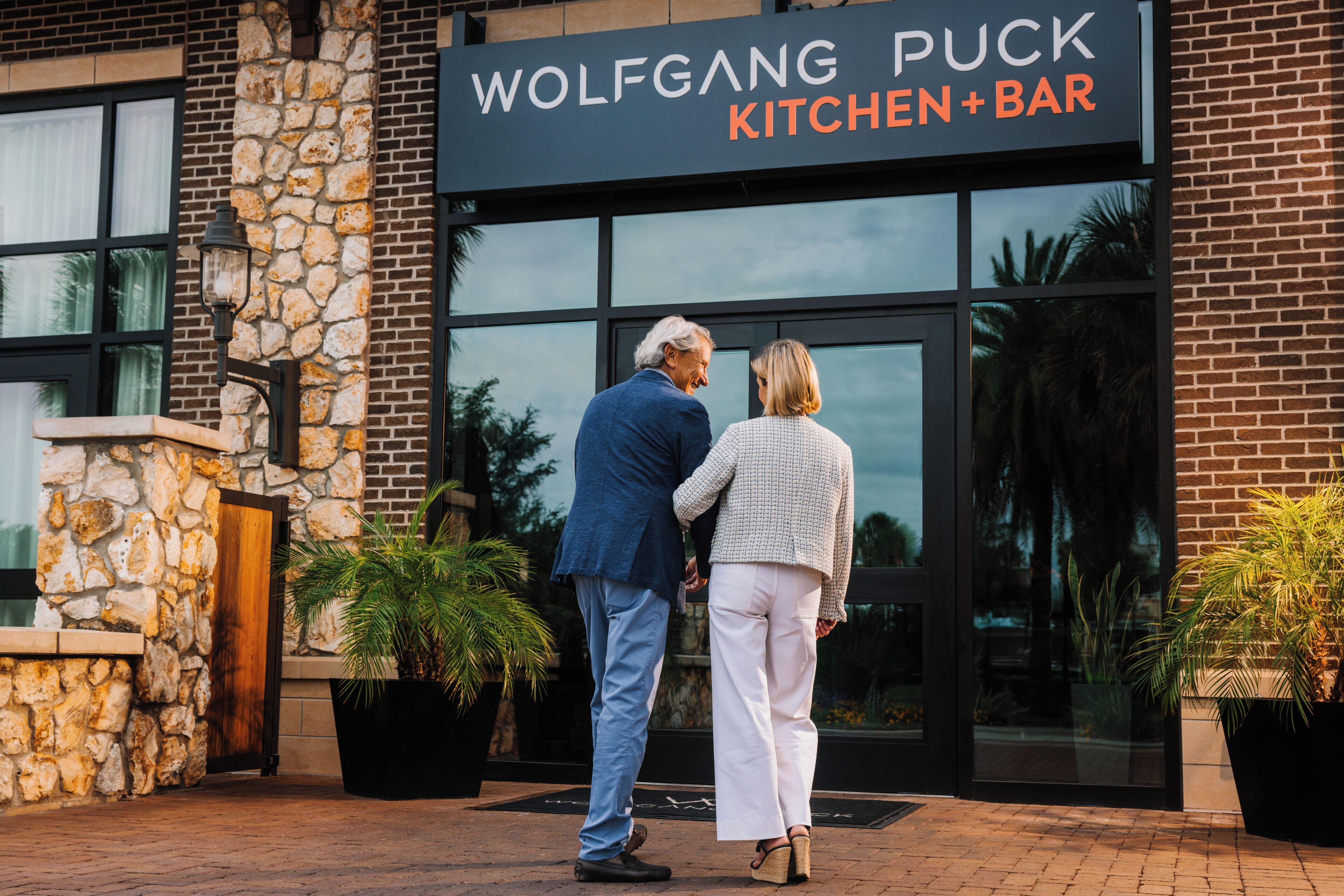 lunch and dinner served, american cuisine