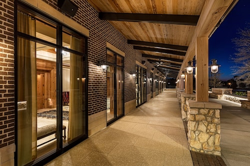 Brownwood Hotel & Spa