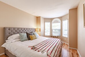 3 Schlafzimmer, Bügeleisen/Bügelbrett, Reisekinderbett, WLAN