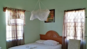 Room - Ms Holder's Comfort Villa (Linden)