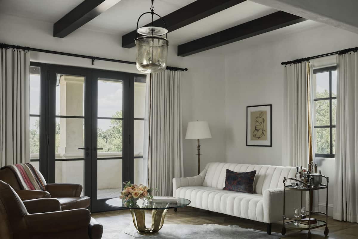 Suite (Cypress) | Living area
