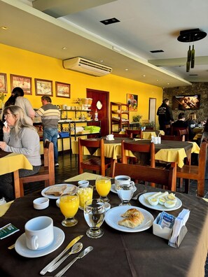Free daily buffet breakfast