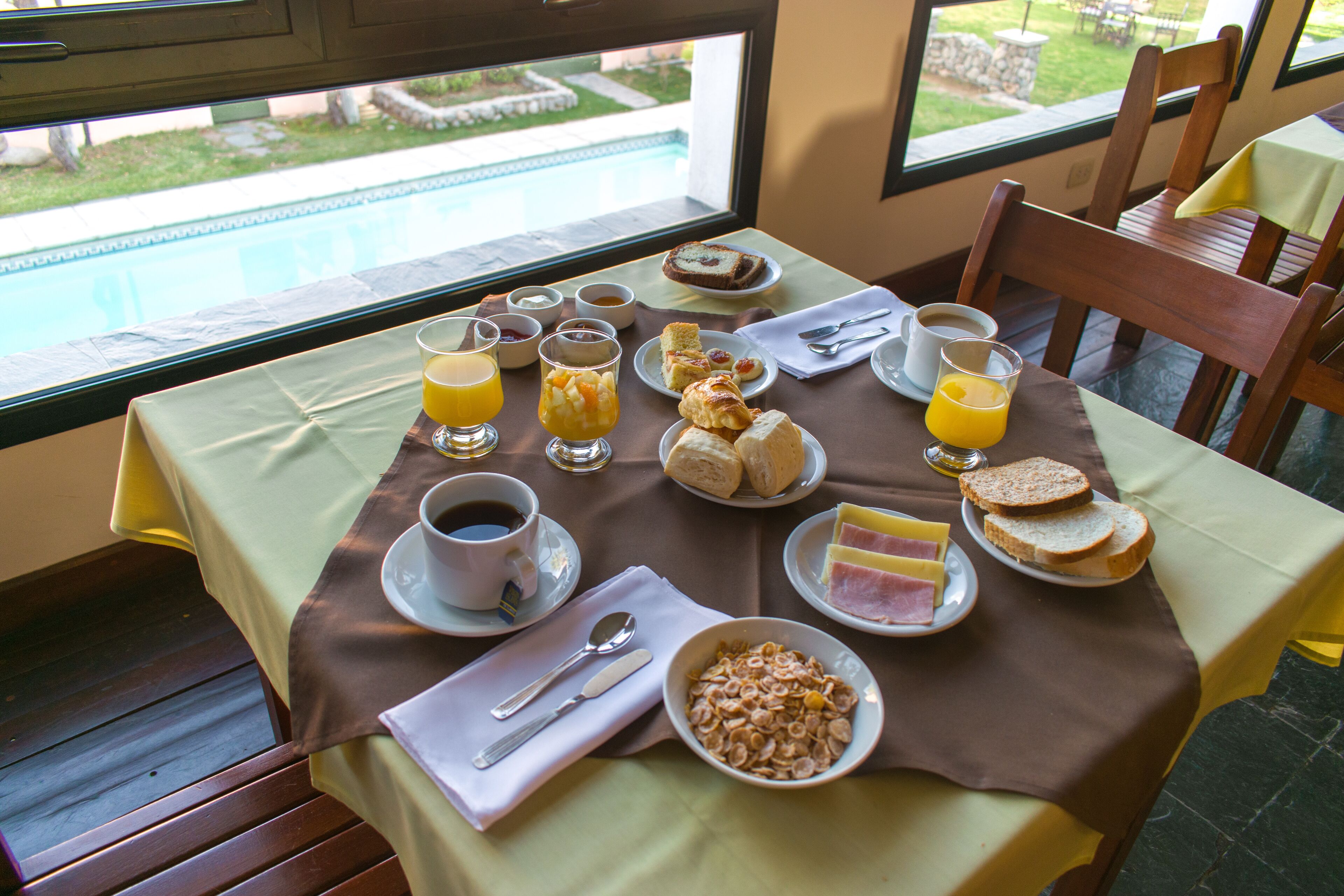 Desayuno buffet incluido todos los días 