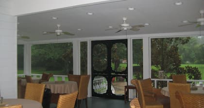 The Fairfax House B & B