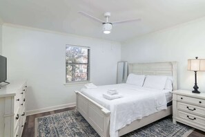 2 bedrooms, iron/ironing board, free WiFi, bed sheets