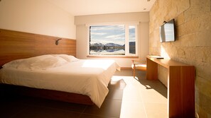 迷你吧、客房內保險箱、筆電工作空間、遮光布/窗簾